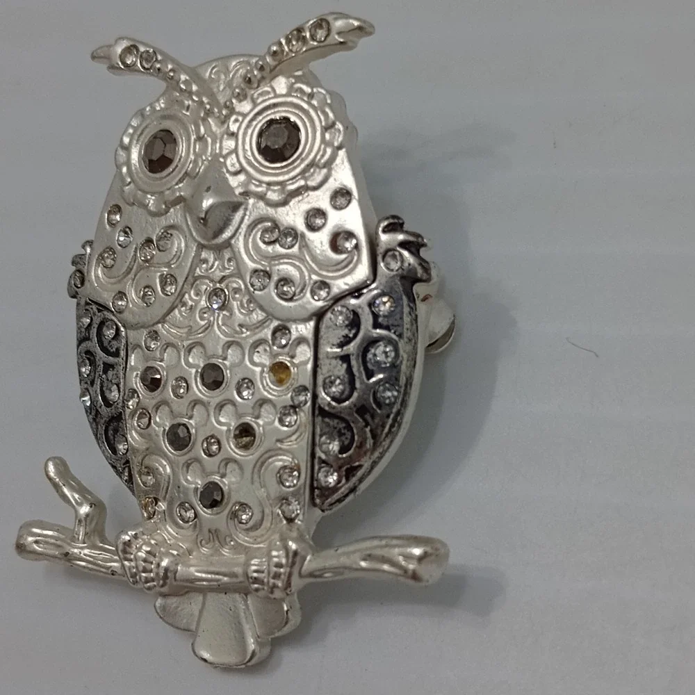 Disney Owl Brooch Rhinestone Silver Tone Crystal Pin Vtg Y2K Collectible Disney